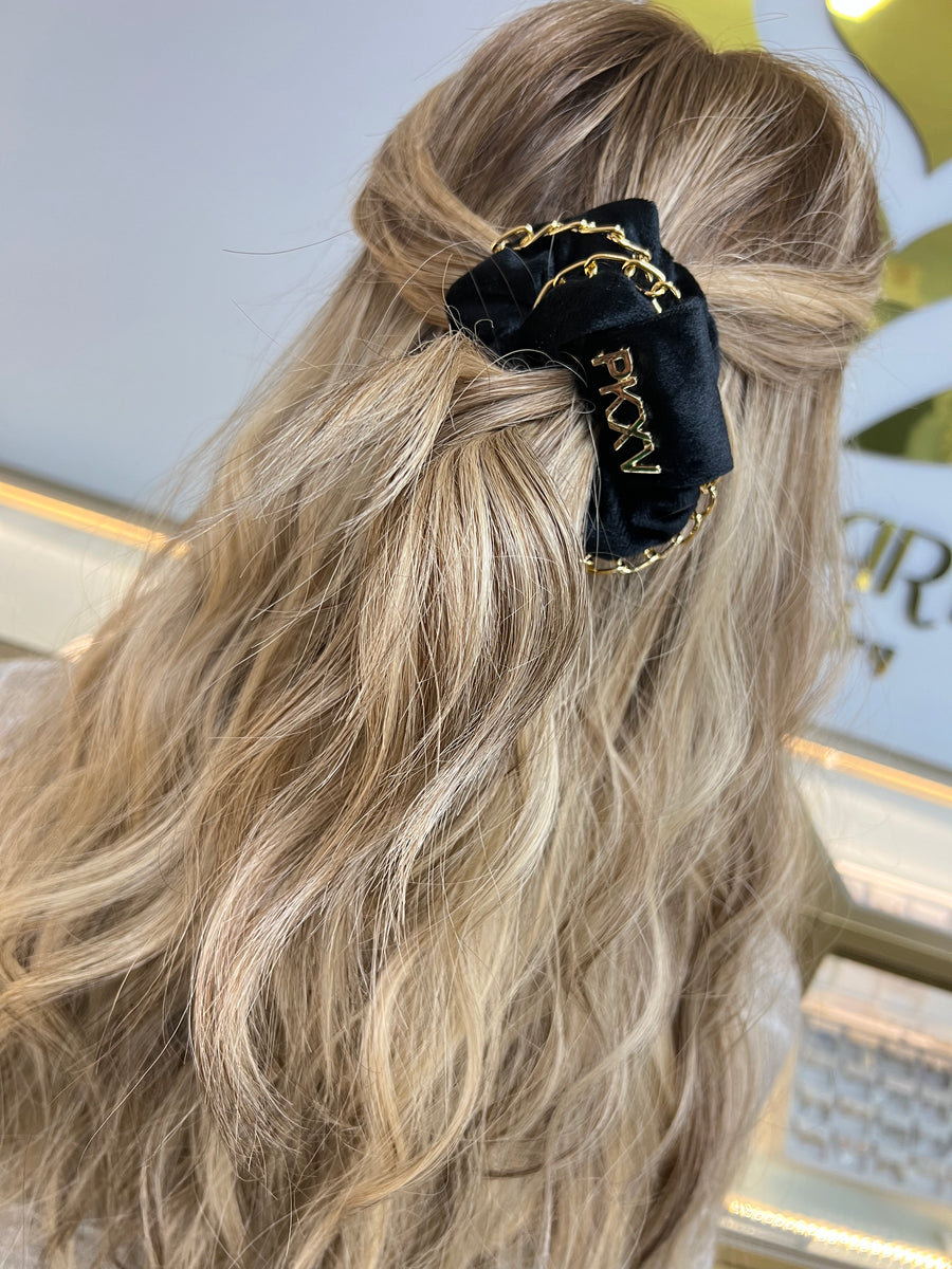 Velvet Chain PK HART X V Scrunchie – Valeri